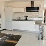 Apartamento Paises Balticos Con Parking Gratis *
