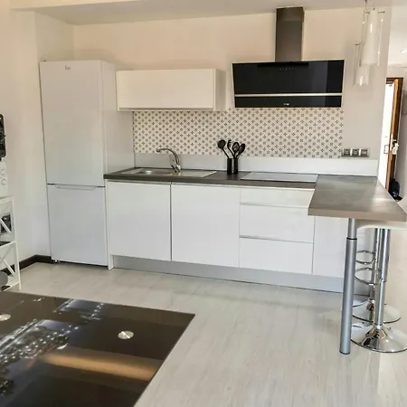 Apartment Paises Balticos Con Parking Gratis *