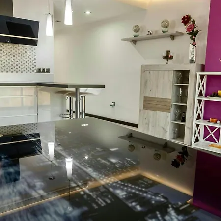 Apartment Paises Balticos Con Parking Gratis *